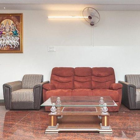 Oyo 24580 Sri Surya Guest Inn Nellore Ngoại thất bức ảnh